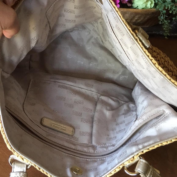 Michael Kors summer handbag - Picture 4 of 4